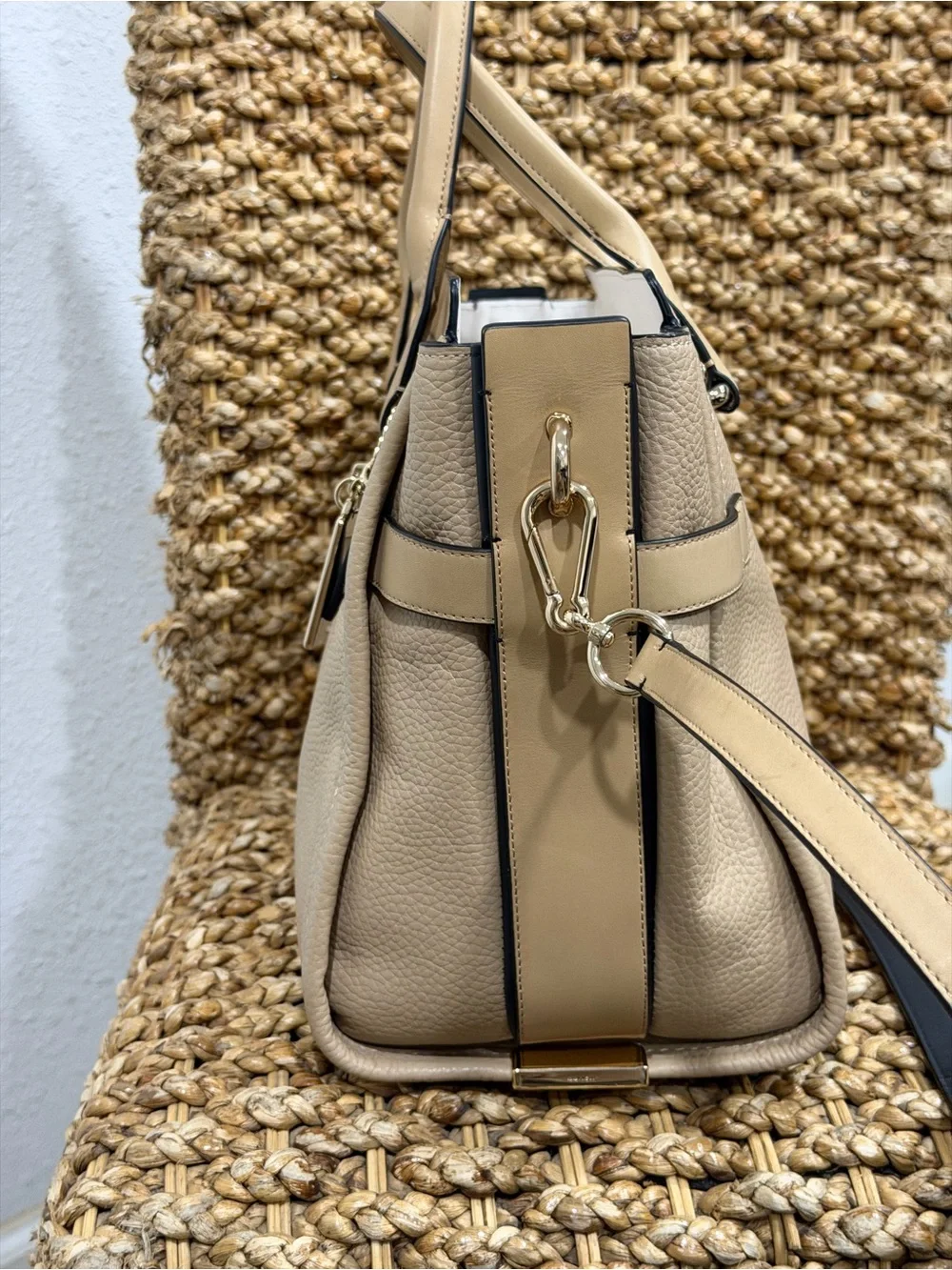 Coach top lock tag